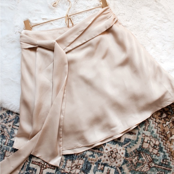 Le Lis Iris Satin Wrap Mini Skirt - Picture 8 of 12